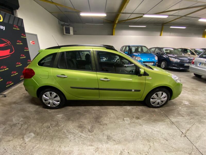 RENAULT CLIO III ESTATE 1.5 dCi 70 Edition TomTom