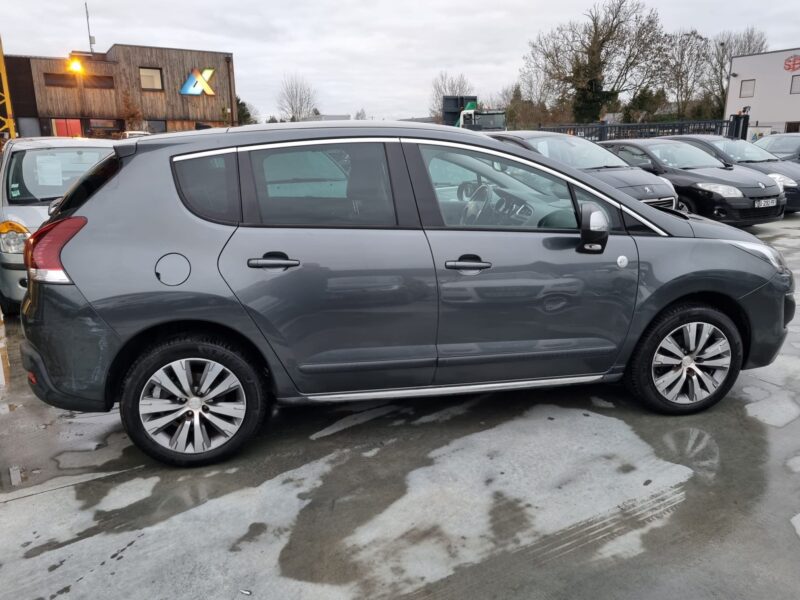 PEUGEOT 3008 1.6 HDi 115 Crossway