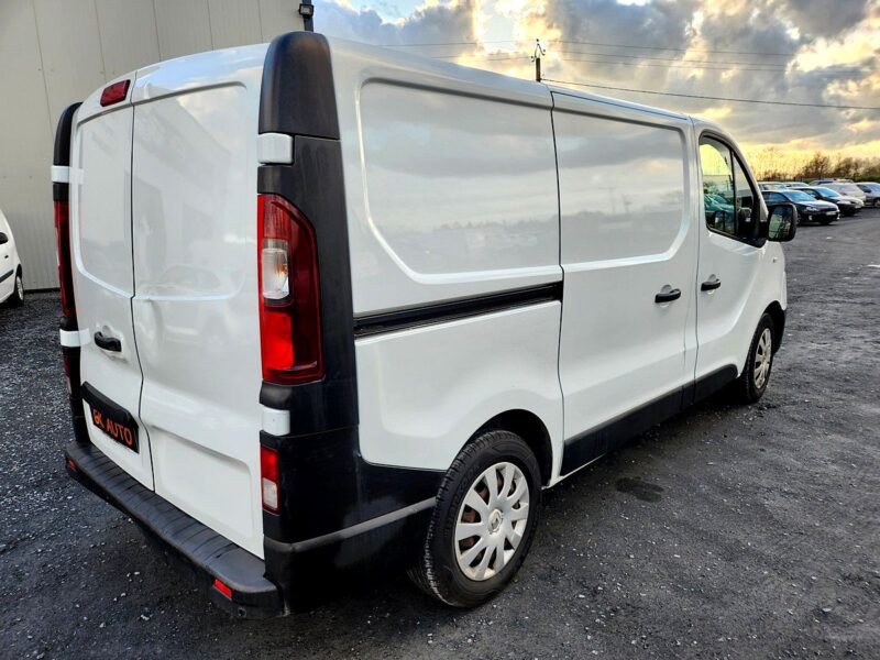 RENAULT TRAFIC DCI 115CV GRAND CONFORT 2015 166000 KM 