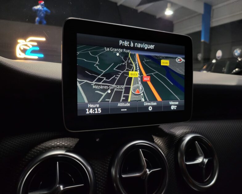 MERCEDES CLASSE A 180 109 cv CARPLAY / PROCHAIN ENTRETIEN MERCEDES PAYEE