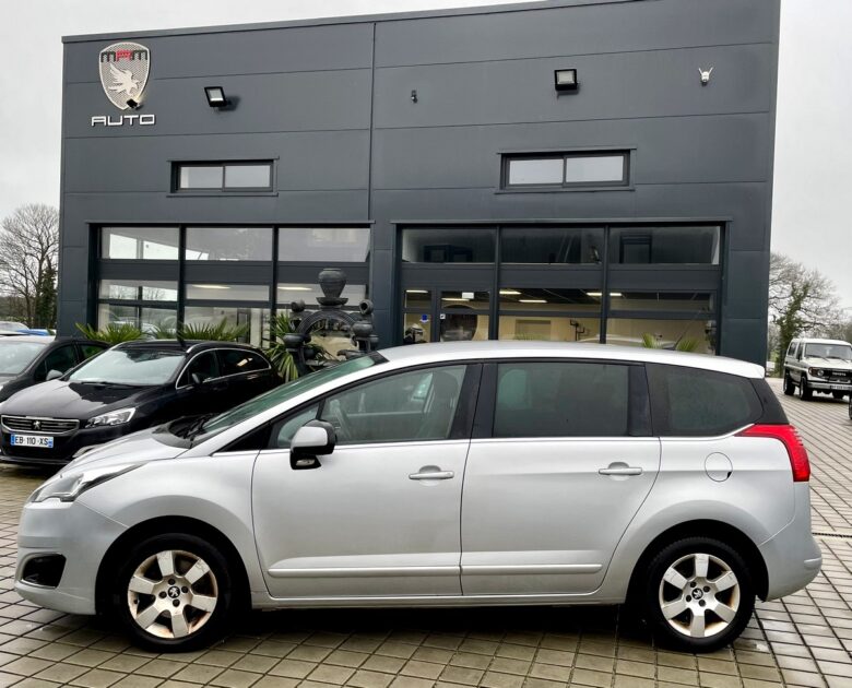 PEUGEOT 5008 1.6L 120CH 7 places Exclusive 