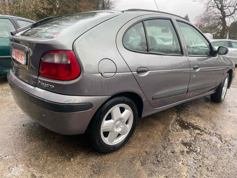 RENAULT MEGANE 1999