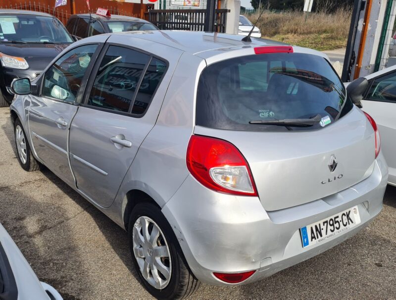 RENAULT CLIO 2010