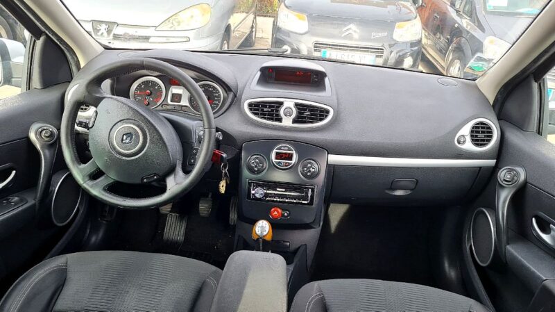 RENAULT CLIO 2010