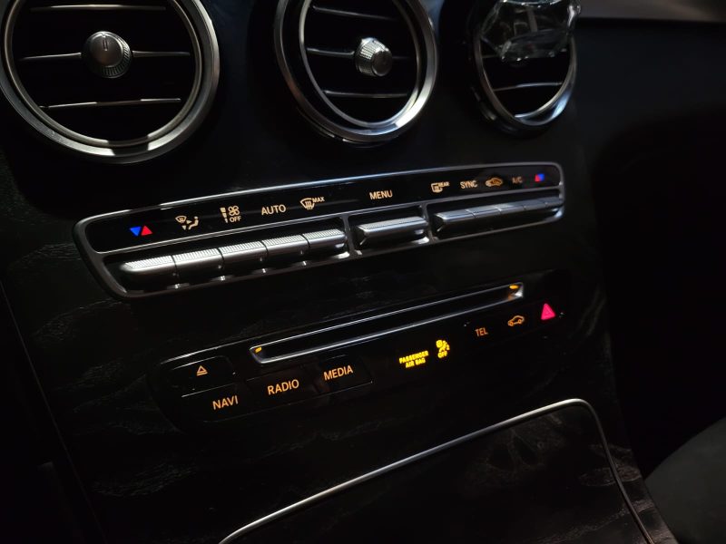 MERCEDES GLC 250d 4-matic 204cv AMG-line TOIT OUVRANT PANO / CARPLAY