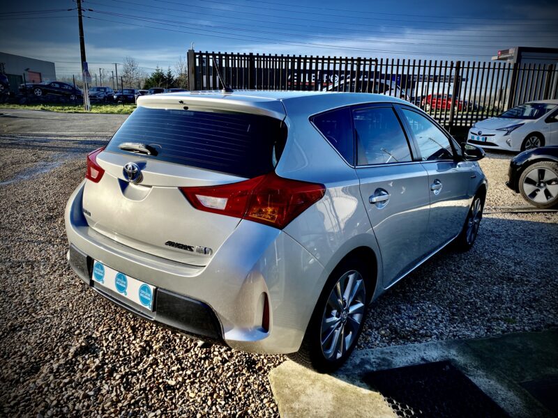 TOYOTA AURIS DYNAMIC 2013