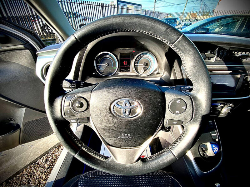 TOYOTA AURIS DYNAMIC 2013