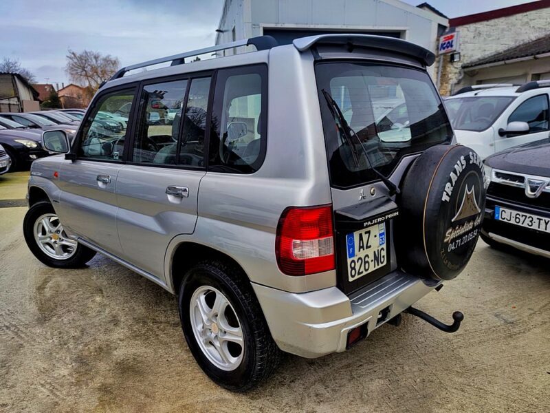 MITSUBISHI PAJERO 2004