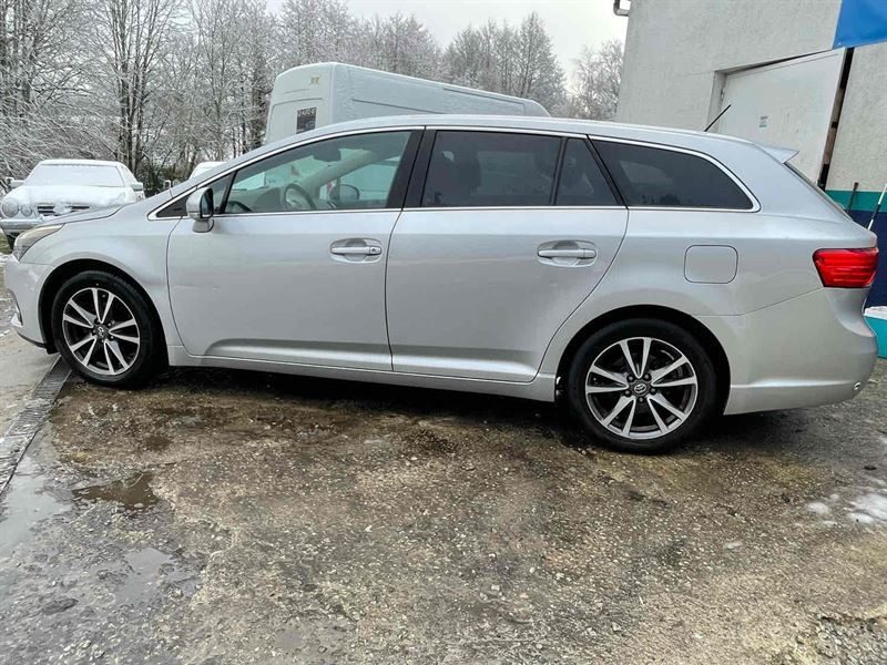 TOYOTA AVENSIS 2012