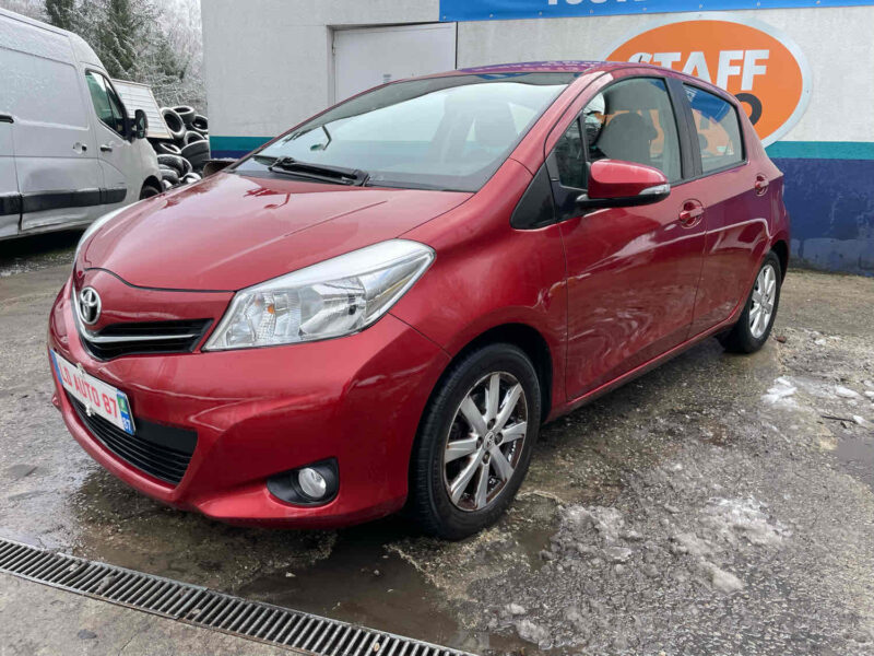 TOYOTA YARIS 2012