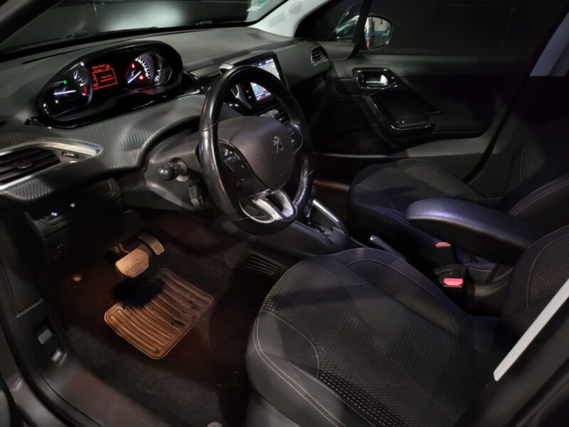 PEUGEOT 208 1.2 THP 110cv TECH EDITION, Caméra , Park assist