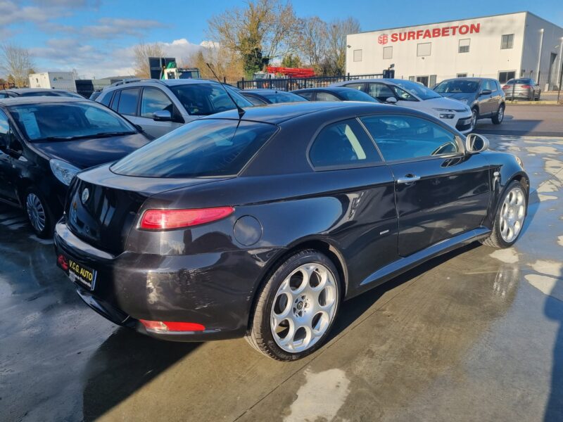 ALFA ROMEO GT 1.9 JTD 150 Veloce Distinctive 