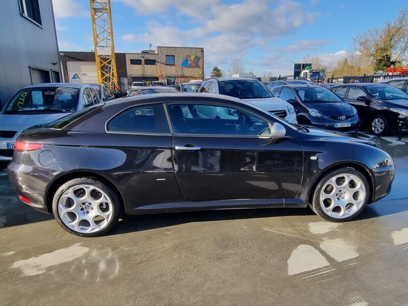 ALFA ROMEO GT 1.9 JTD 150 Veloce Distinctive 