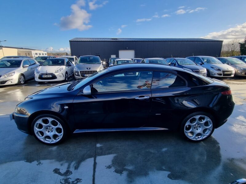 ALFA ROMEO GT 1.9 JTD 150 Veloce Distinctive 