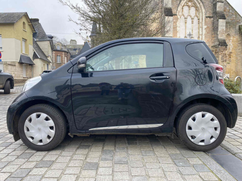 Toyota IQ 