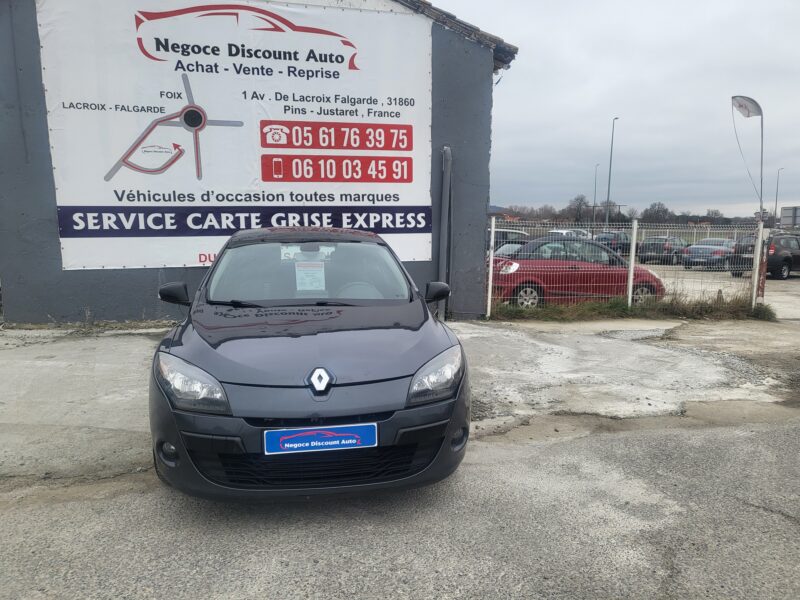 RENAULT MEGANE III boite auto 20111.5 DCI 110 CV GPS