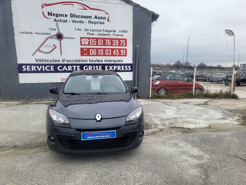 RENAULT MEGANE III boite auto 20111.5 DCI 110 CV GPS