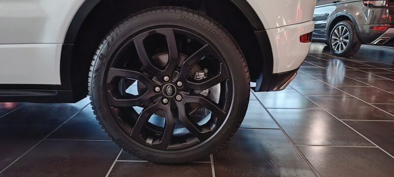 LAND ROVER RANGE ROVER EVOQUE2.0 Td4 180cv BVA9 HSE Dynamic Full Black Toit Pano/19\"/Individual .