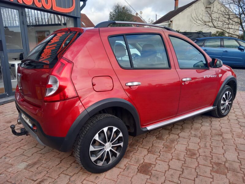 DACIA SANDERO 2011