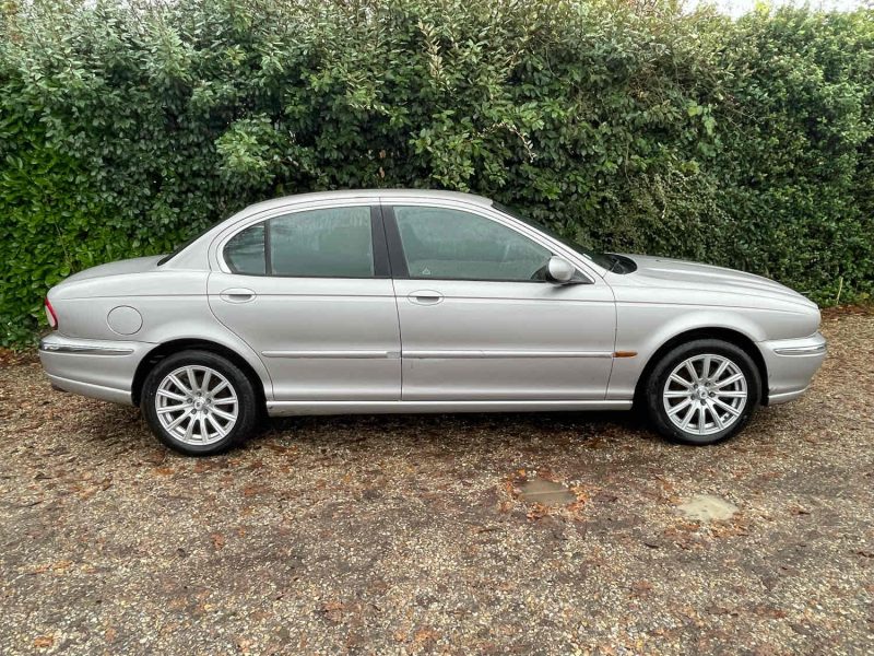 JAGUAR X-TYPE 2003 2.0 V6 156cv Demare mais roule pas !