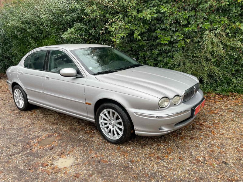 JAGUAR X-TYPE 2003 2.0 V6 156cv Demare mais roule pas !