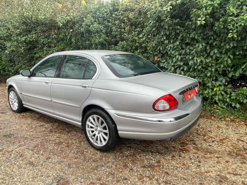 JAGUAR X-TYPE 2003 2.0 V6 156cv Demare mais roule pas !