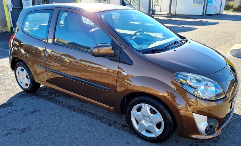 RENAULT TWINGO II 2011