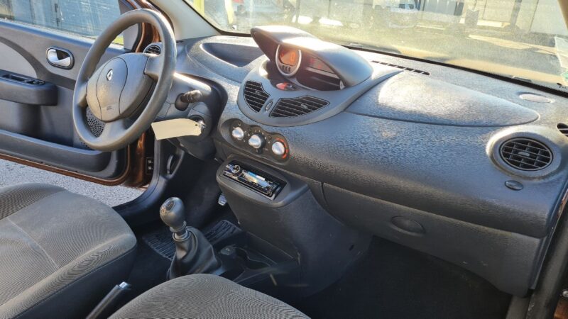 RENAULT TWINGO II 2011