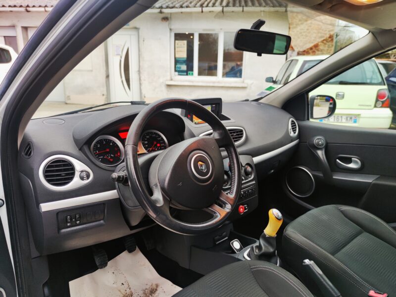 RENAULT CLIO III Grandtour 2011