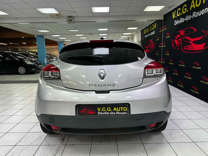 RENAULT MEGANE III Coupé 1.5 dCi 110 EDC Dynamique