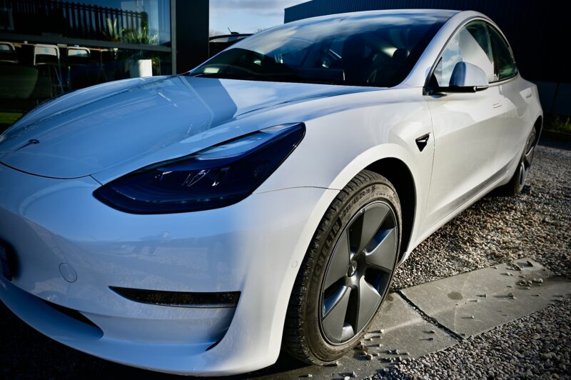 TESLA MODEL 3 2021