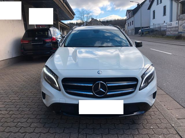 MERCEDES GLA180 CDI 1ER MAIN