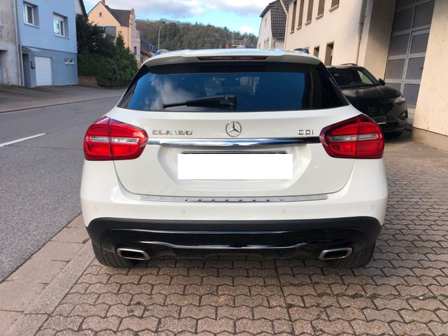 MERCEDES GLA180 CDI 1ER MAIN