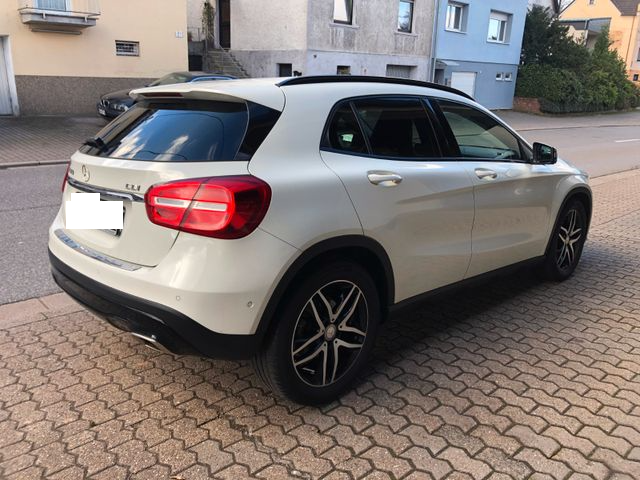 MERCEDES GLA180 CDI 1ER MAIN