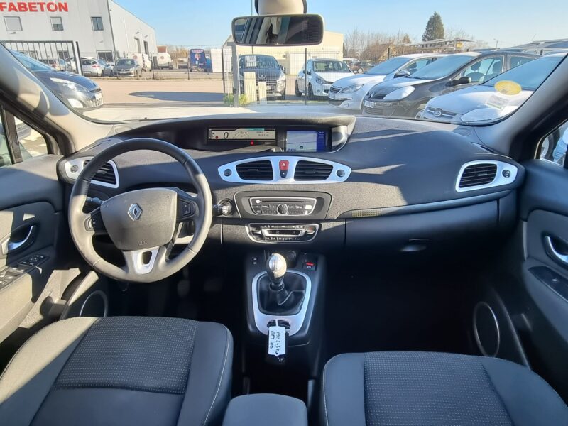 RENAULT GRAND SCÉNIC III 1.9 dCi131 DYNAMIQUE 