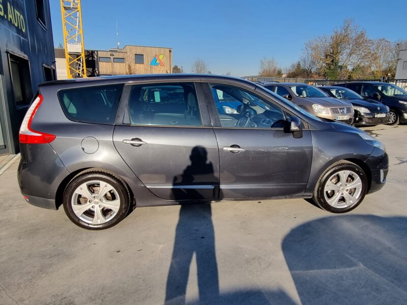 RENAULT GRAND SCÉNIC III 1.9 dCi131 DYNAMIQUE 