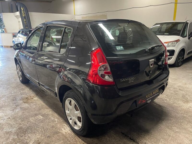 DACIA SANDERO 2010