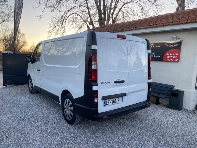 RENAULT TRAFIC III Camionnette 2016