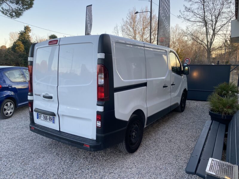 RENAULT TRAFIC III Camionnette 2016