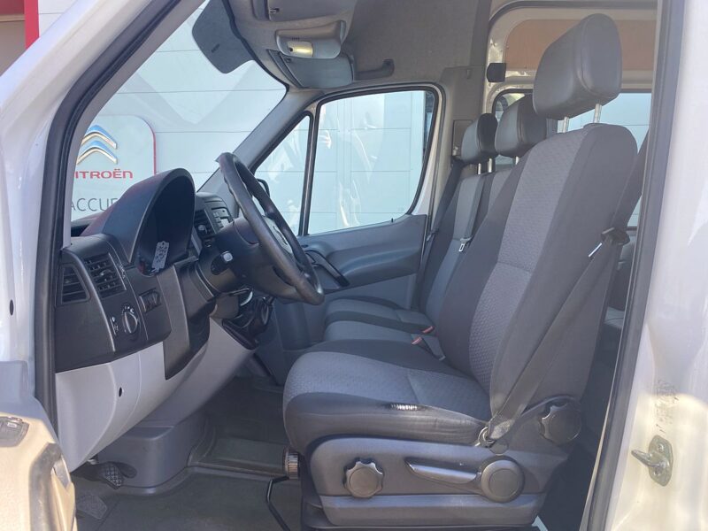 VOLKSWAGEN CRAFTER 6 places 2014