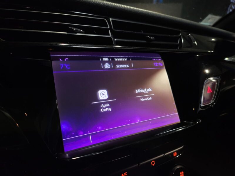 DS3 1.2 PURETECH 82cv SO CHIC Apple carplay