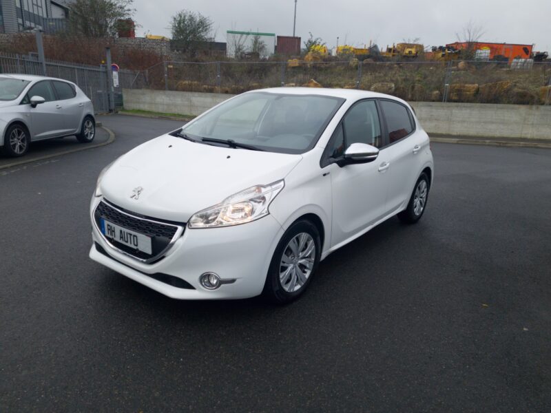 Peugeot 208 1.6 E-HDI 92CH BVM5 STYLE