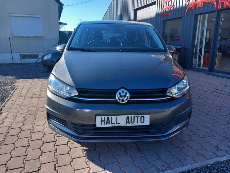 VOLKSWAGEN TOURAN 2016