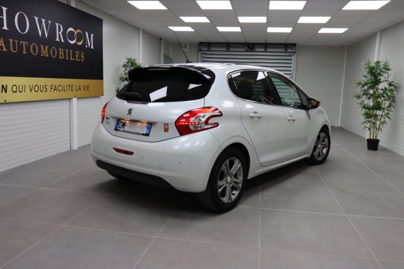 PEUGEOT 208 I 2014