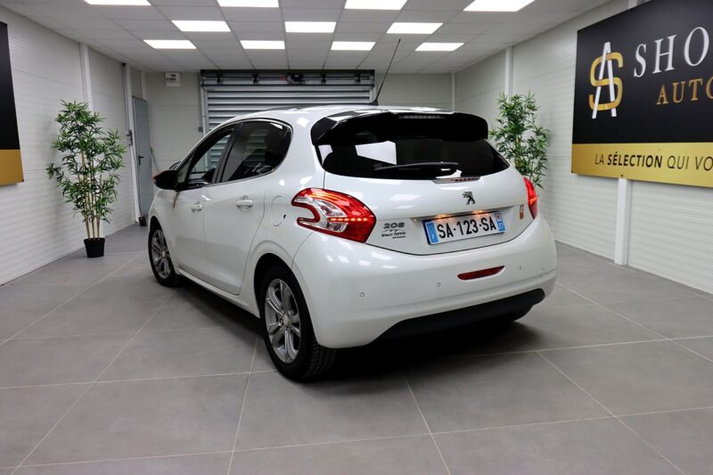 PEUGEOT 208 I 2014