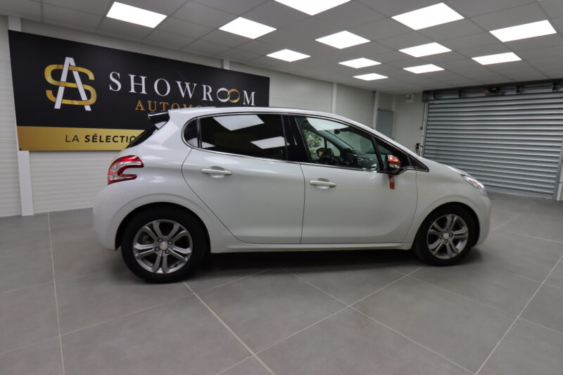 PEUGEOT 208 I 2014