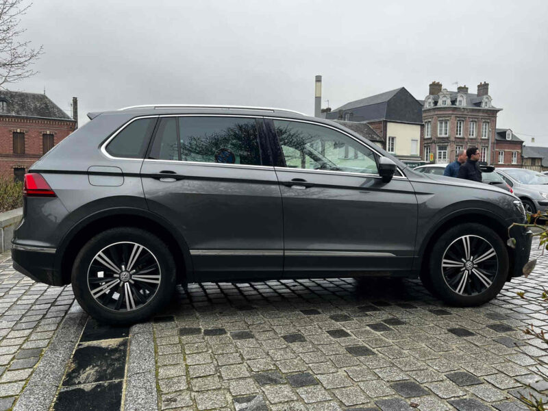 VOLKSWAGEN TIGUAN 2016