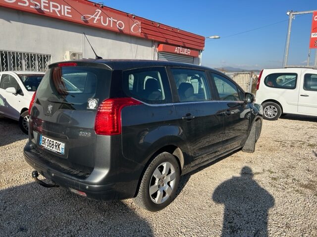 PEUGEOT 5008 1.6 HDi 112cv Business 7 places