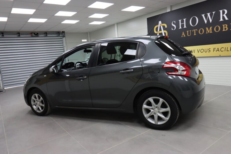 PEUGEOT 208 I 2015