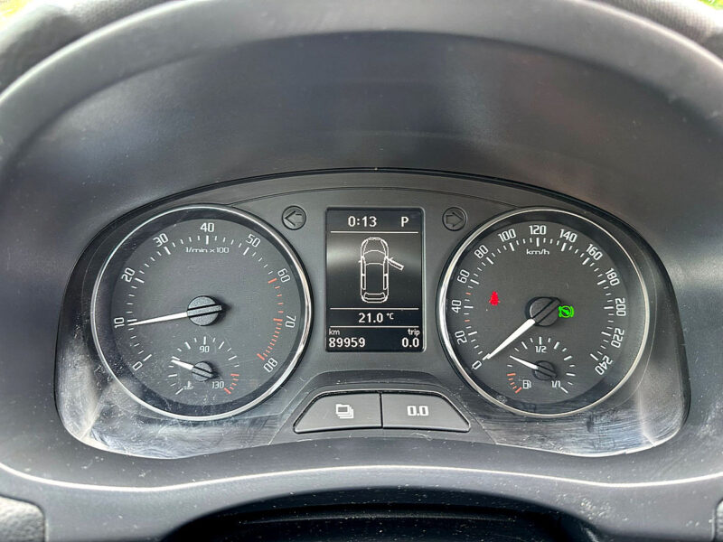 SKODA FABIA II 2013 - 89476 KM